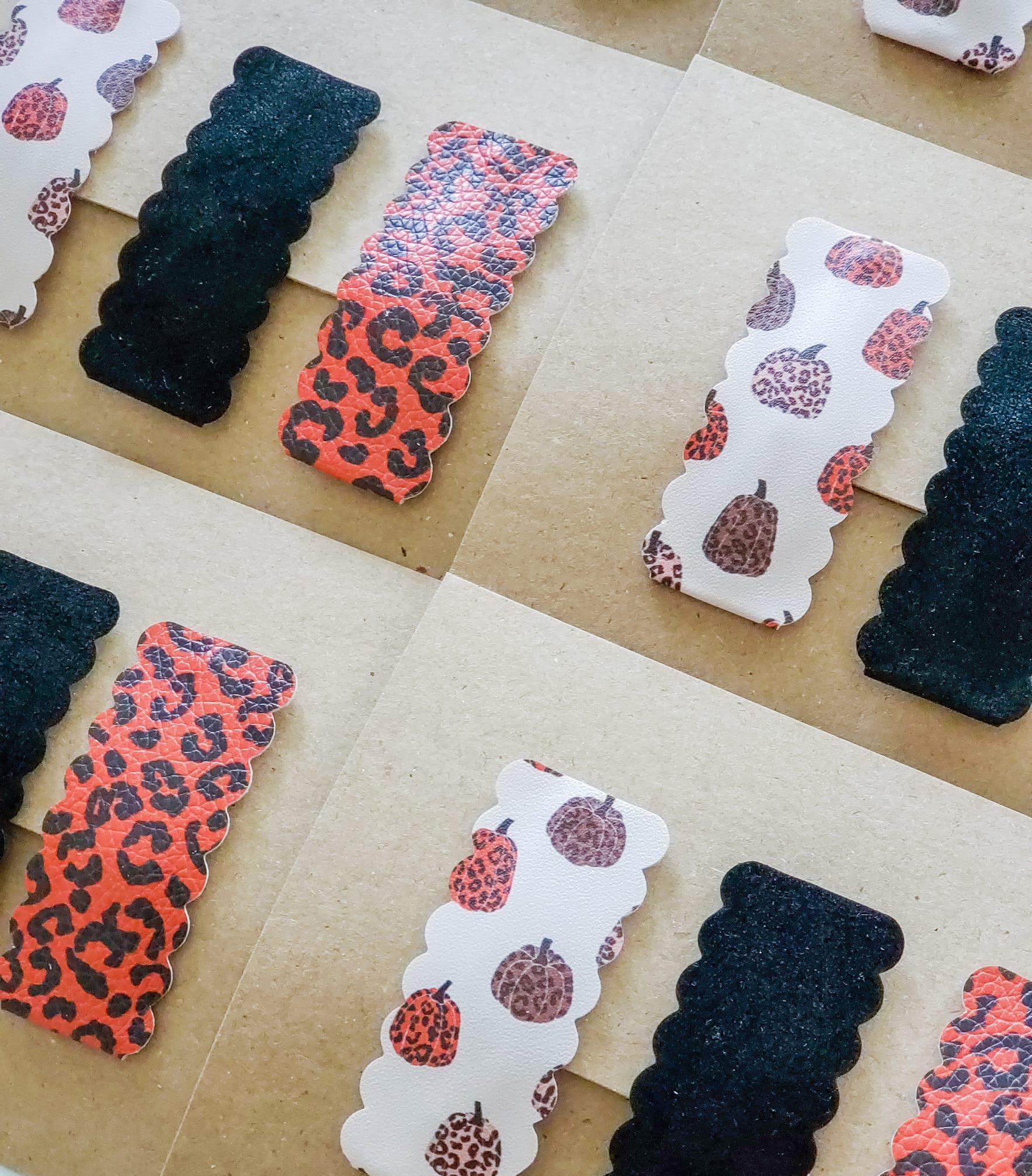 2.5 inch Rectangle Scallop Snap Clip Set of 3-Leopard Pumpkins Wholesale